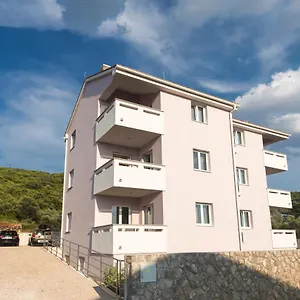 Kiara Apartment
